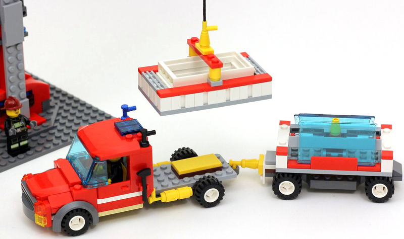 Illustration for article titled Turn your Lego fire house into a construction site